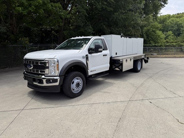 2025 Ford Super Duty F-600 DRW